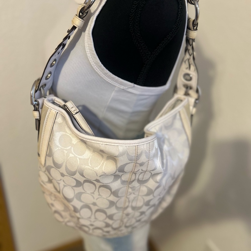 Coach White Signature Shoulder Bag